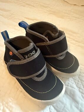 Bogs Kicker Black and Gray Toddler Hook-and-Loop Canvas Shoes